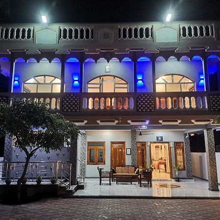 Nallur Holidays Inn Jaffna Dış mekan fotoğraf