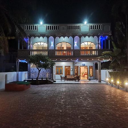 Nallur Holidays Inn Jaffna Dış mekan fotoğraf