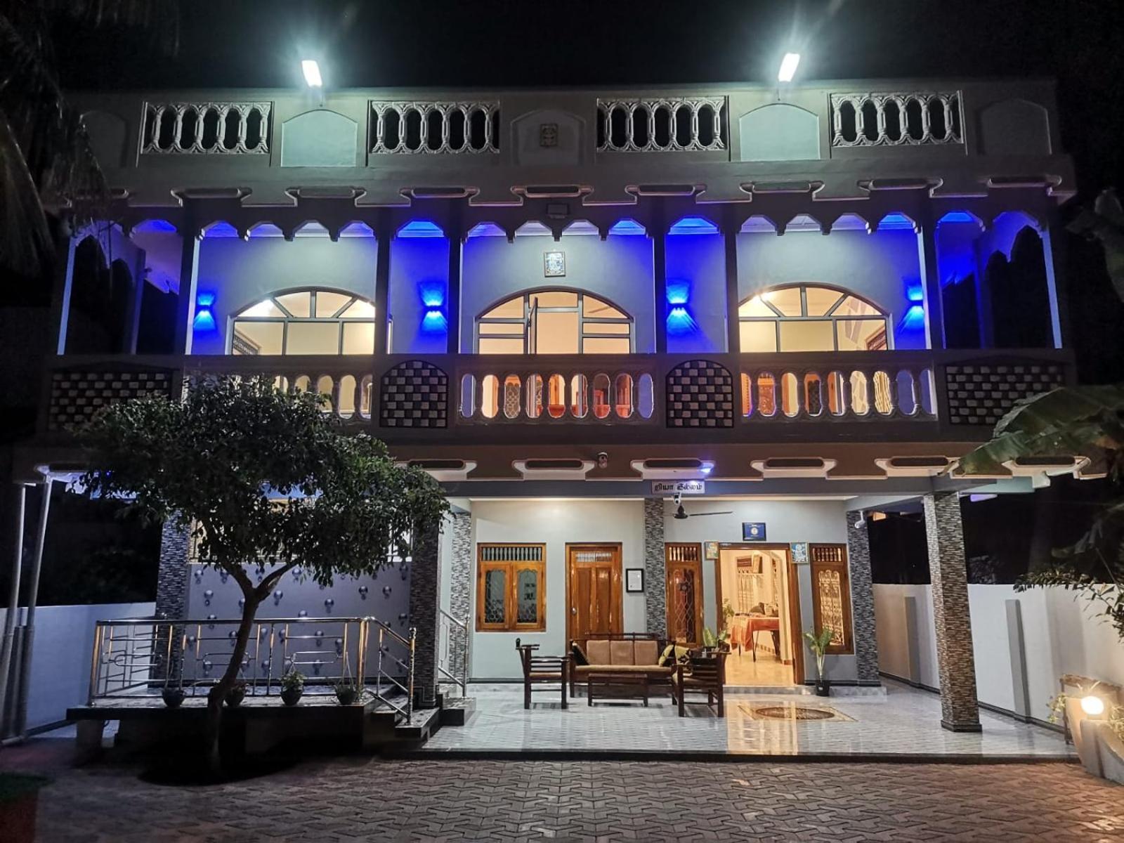 Nallur Holidays Inn Jaffna Dış mekan fotoğraf